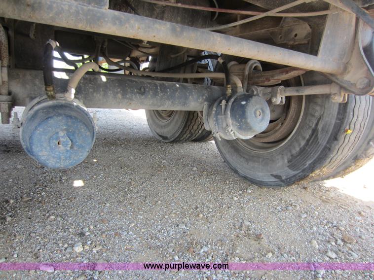 image for item D2037 1989 Trailmobile 48' flatbed trailer