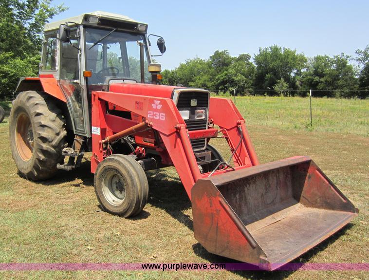 image for item D2040 1993 Massey-Ferguson 383 tractor