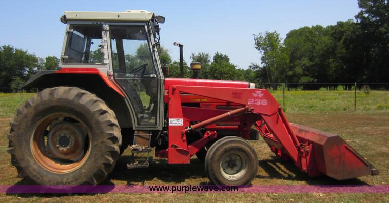 image for item D2040 1993 Massey-Ferguson 383 tractor