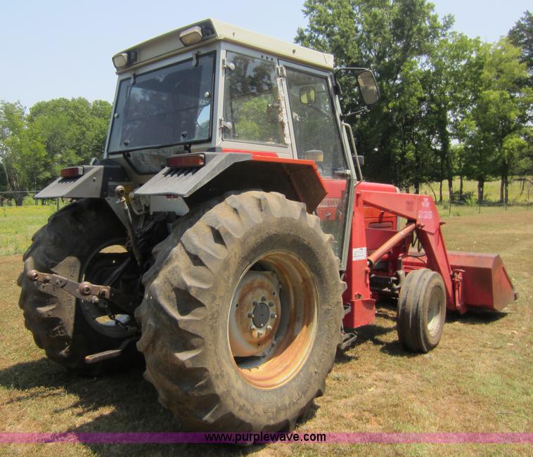 image for item D2040 1993 Massey-Ferguson 383 tractor