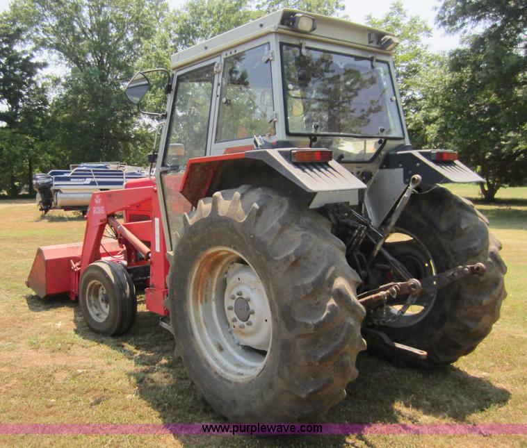 image for item D2040 1993 Massey-Ferguson 383 tractor