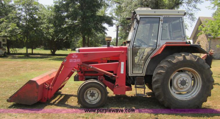 image for item D2040 1993 Massey-Ferguson 383 tractor