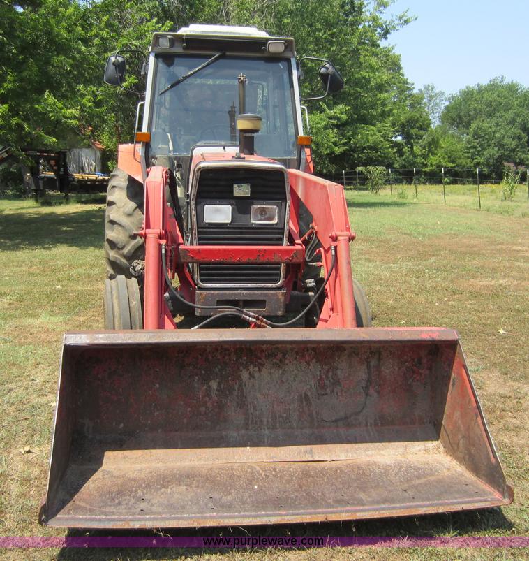 image for item D2040 1993 Massey-Ferguson 383 tractor