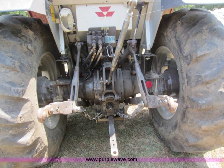 image for item D2040 1993 Massey-Ferguson 383 tractor