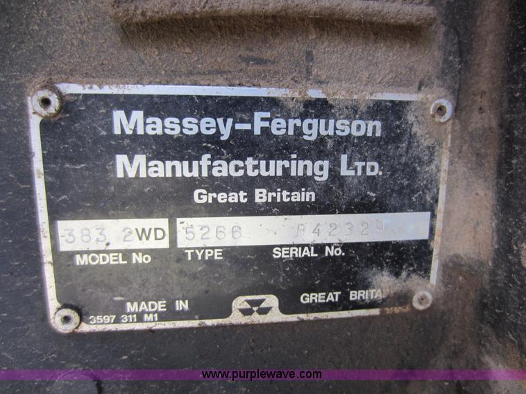 image for item D2040 1993 Massey-Ferguson 383 tractor
