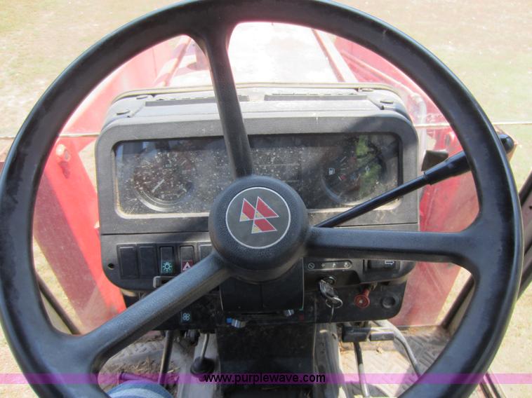 image for item D2040 1993 Massey-Ferguson 383 tractor