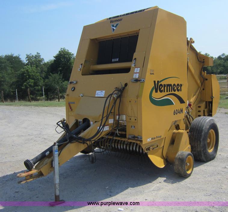 image for item D2041 2007 Vermeer 604M round baler