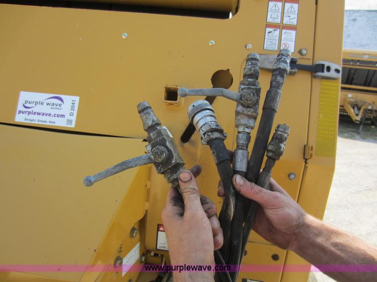 image for item D2041 2007 Vermeer 604M round baler