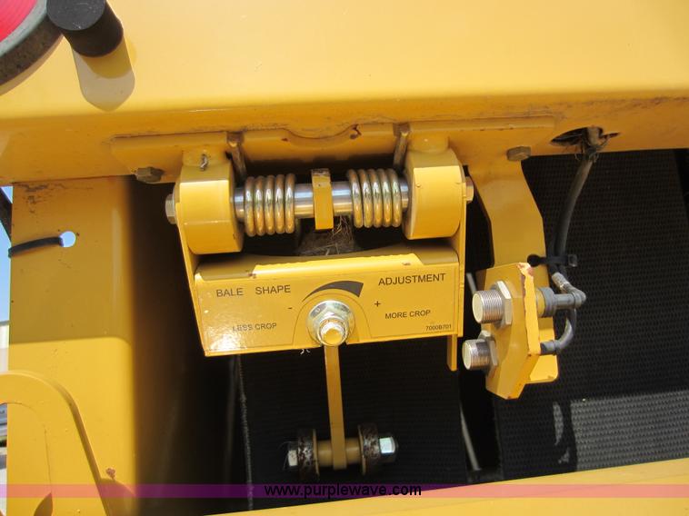 image for item D2041 2007 Vermeer 604M round baler