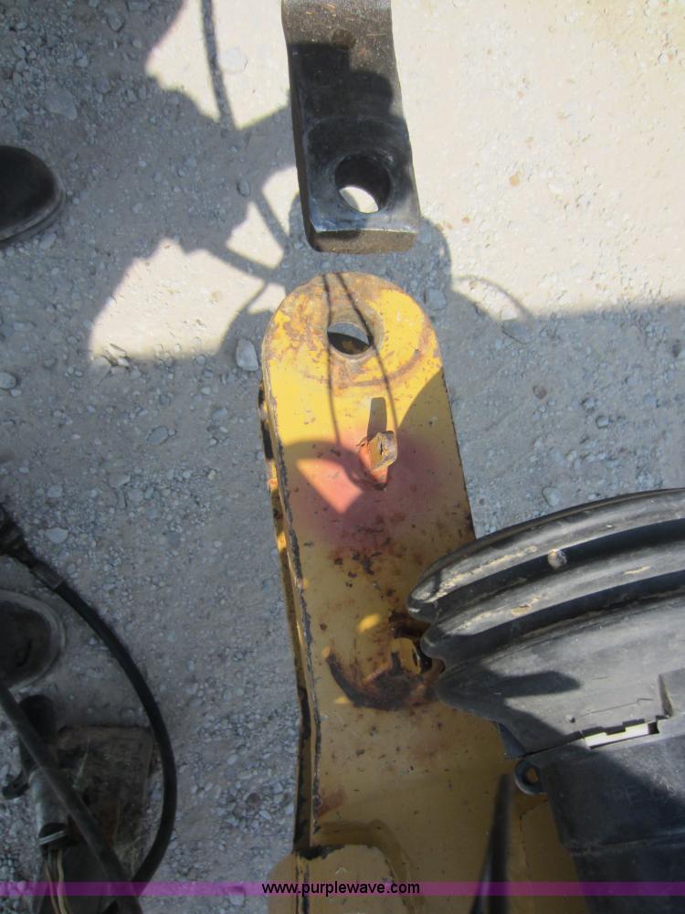 image for item D2041 2007 Vermeer 604M round baler