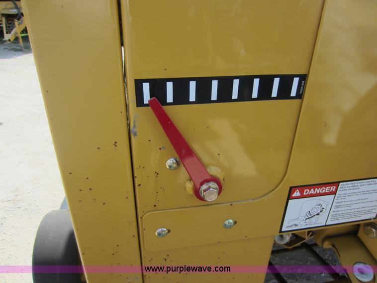 image for item D2041 2007 Vermeer 604M round baler