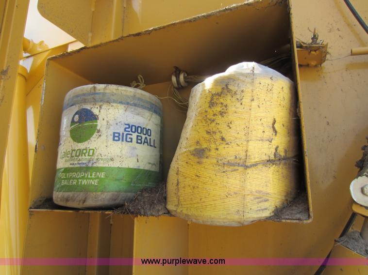 image for item D2041 2007 Vermeer 604M round baler