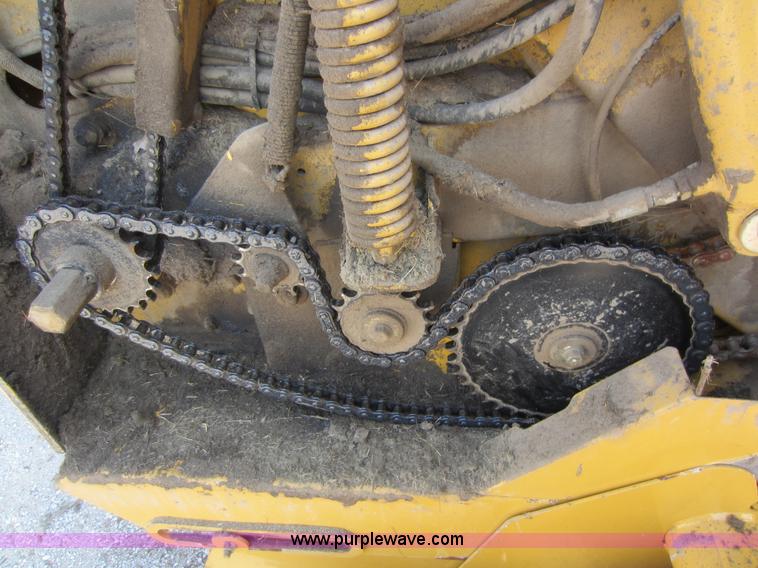 image for item D2041 2007 Vermeer 604M round baler