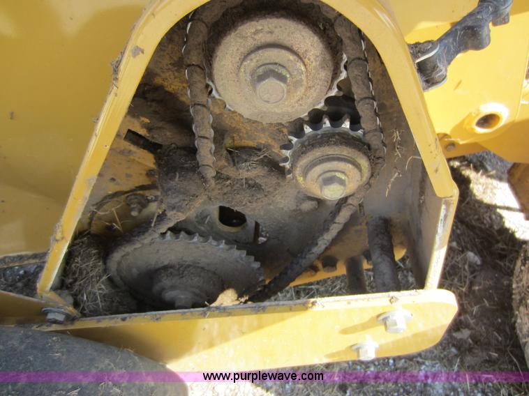 image for item D2041 2007 Vermeer 604M round baler