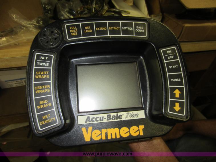 image for item D2041 2007 Vermeer 604M round baler