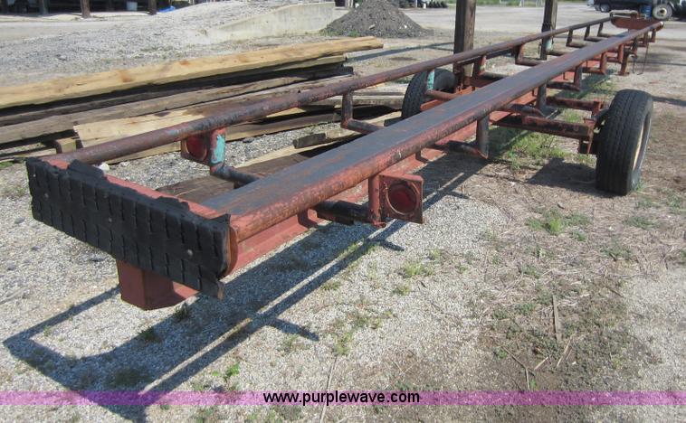 image for item D2044 32' round bale trailer