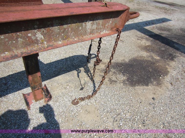 image for item D2044 32' round bale trailer