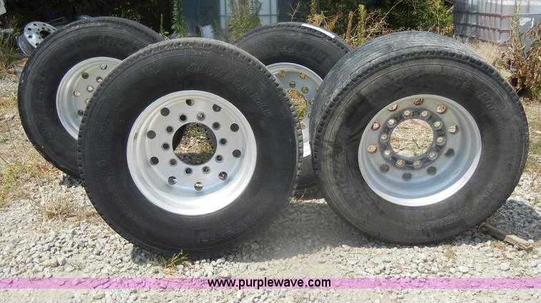 image for item D4358 (4) used Michelin 455/55R22.5 tires