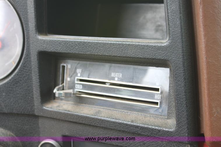 image for item D5200 1975 Chevrolet C65 grain truck