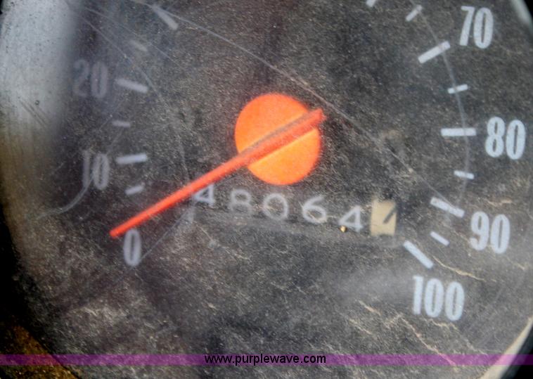 image for item D5200 1975 Chevrolet C65 grain truck