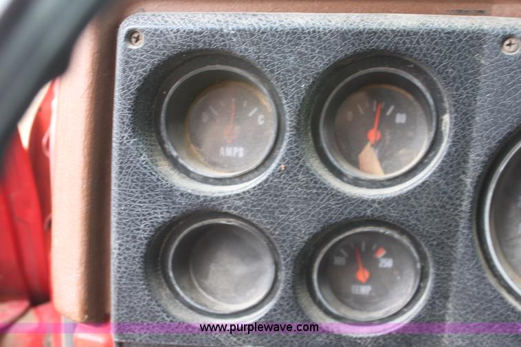 image for item D5200 1975 Chevrolet C65 grain truck