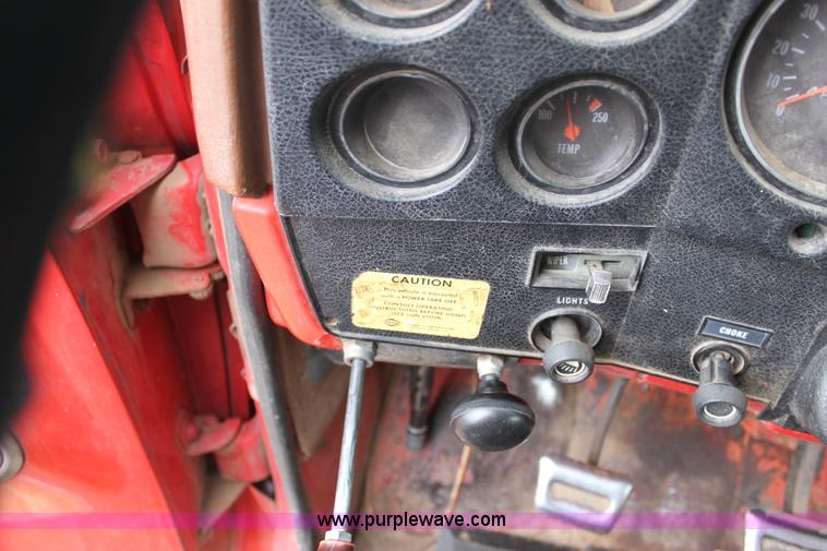 image for item D5200 1975 Chevrolet C65 grain truck