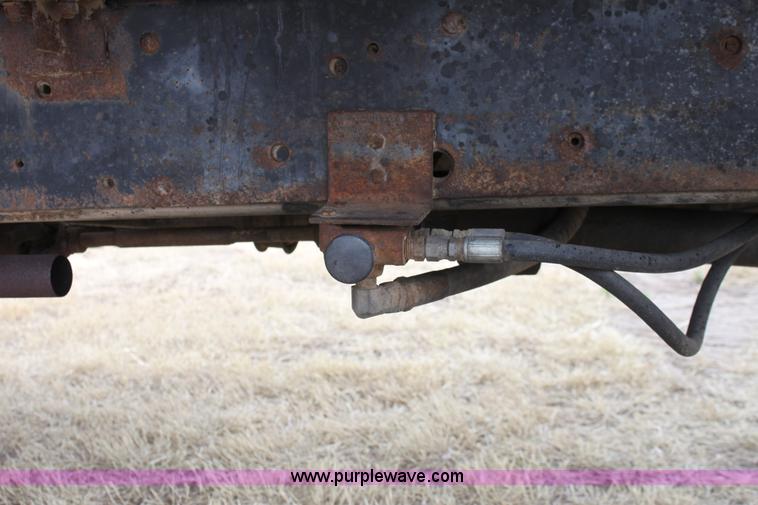 image for item D5200 1975 Chevrolet C65 grain truck