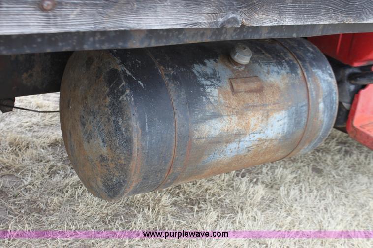 image for item D5200 1975 Chevrolet C65 grain truck