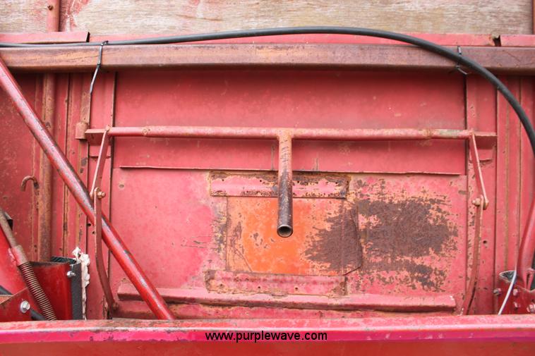 image for item D5200 1975 Chevrolet C65 grain truck