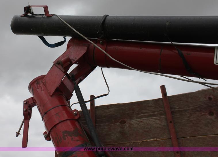 image for item D5200 1975 Chevrolet C65 grain truck