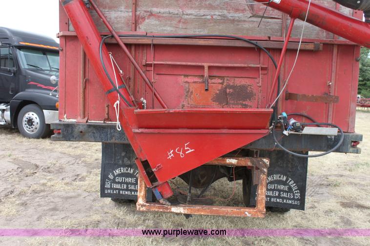 image for item D5200 1975 Chevrolet C65 grain truck