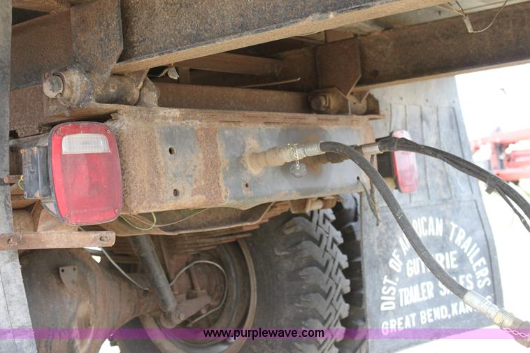 image for item D5200 1975 Chevrolet C65 grain truck