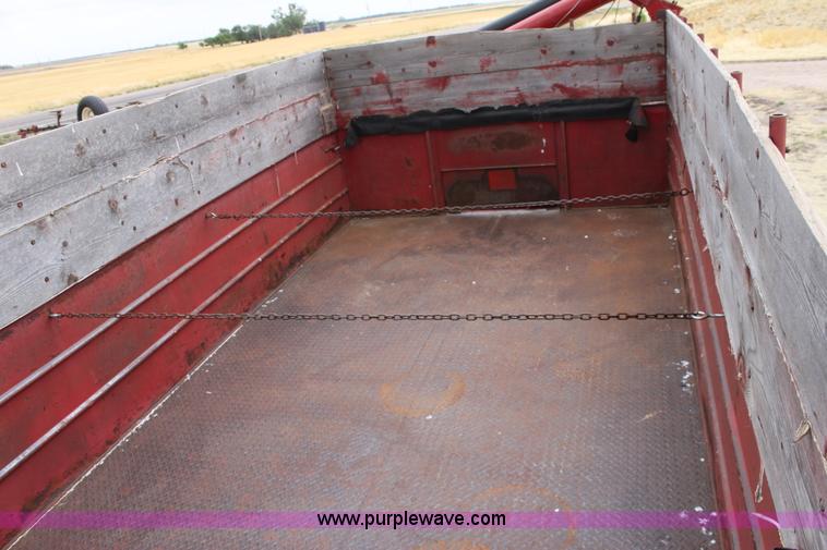 image for item D5200 1975 Chevrolet C65 grain truck