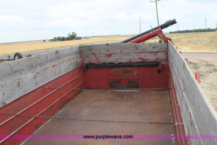 image for item D5200 1975 Chevrolet C65 grain truck