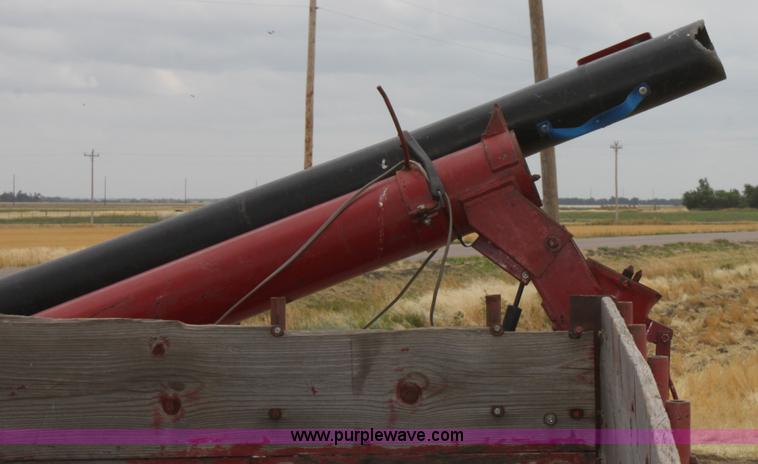 image for item D5200 1975 Chevrolet C65 grain truck