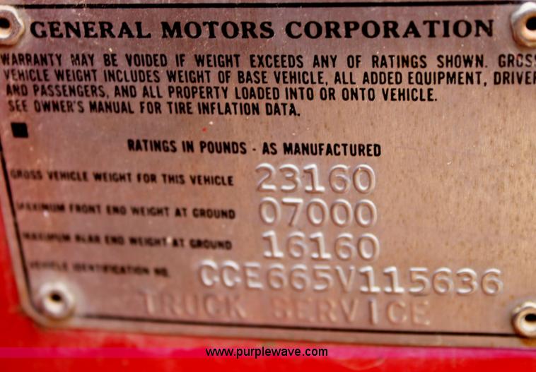 image for item D5200 1975 Chevrolet C65 grain truck