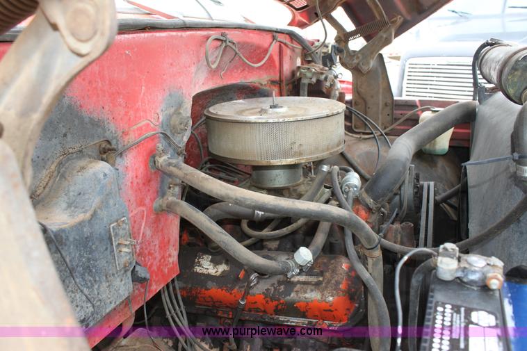 image for item D5200 1975 Chevrolet C65 grain truck