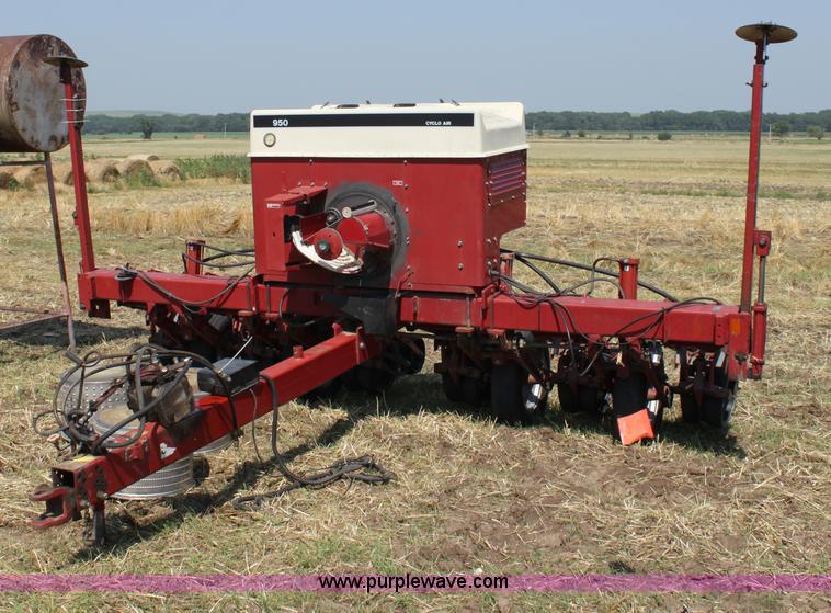 image for item D5218 Case 950 Cyclo Air planter