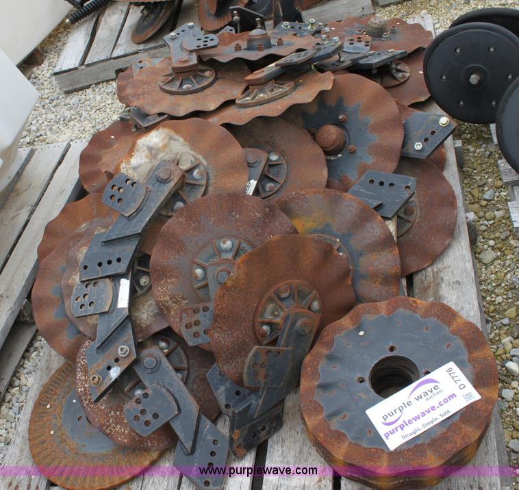 image for item D7776 Approximately 28 15.75" coulter blades