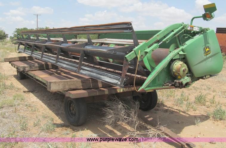 image for item G5501 1999 John Deere 930R rigid header