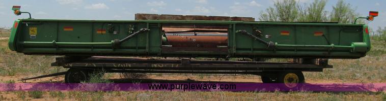 image for item G5501 1999 John Deere 930R rigid header