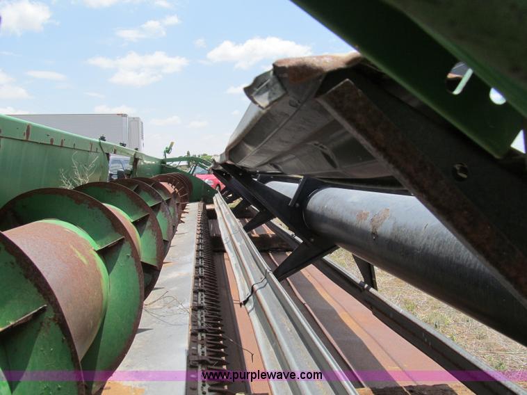 image for item G5501 1999 John Deere 930R rigid header