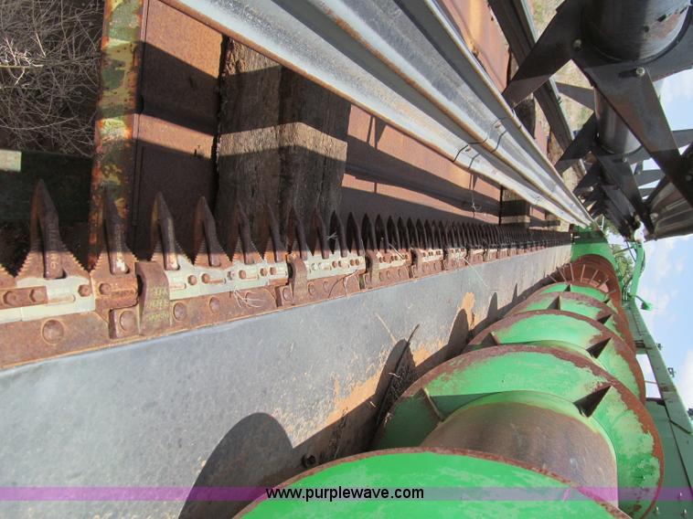 image for item G5501 1999 John Deere 930R rigid header