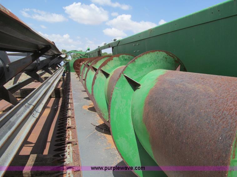 image for item G5501 1999 John Deere 930R rigid header