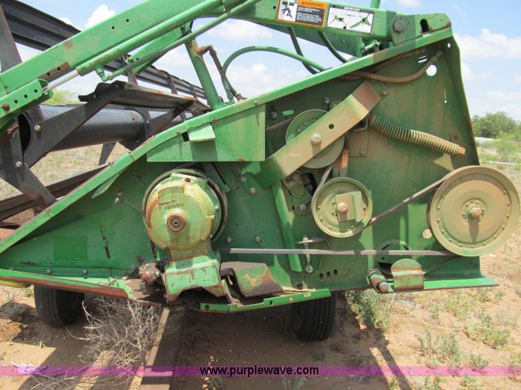 image for item G5501 1999 John Deere 930R rigid header