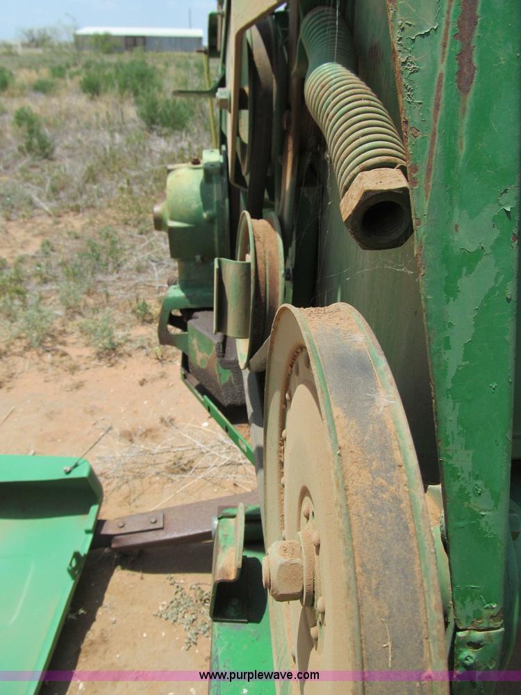 image for item G5501 1999 John Deere 930R rigid header