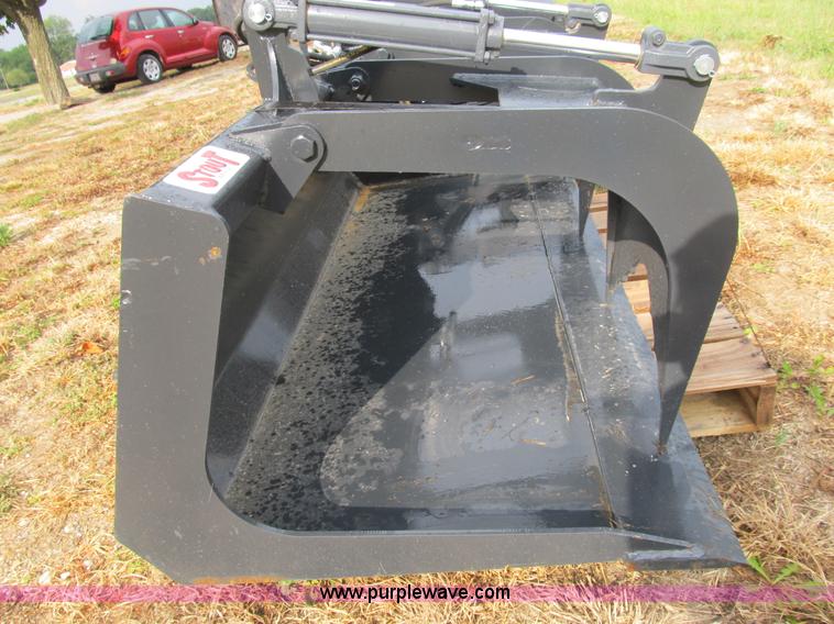 image for item K9306 Stout hydraulic skid steer grapple bucket