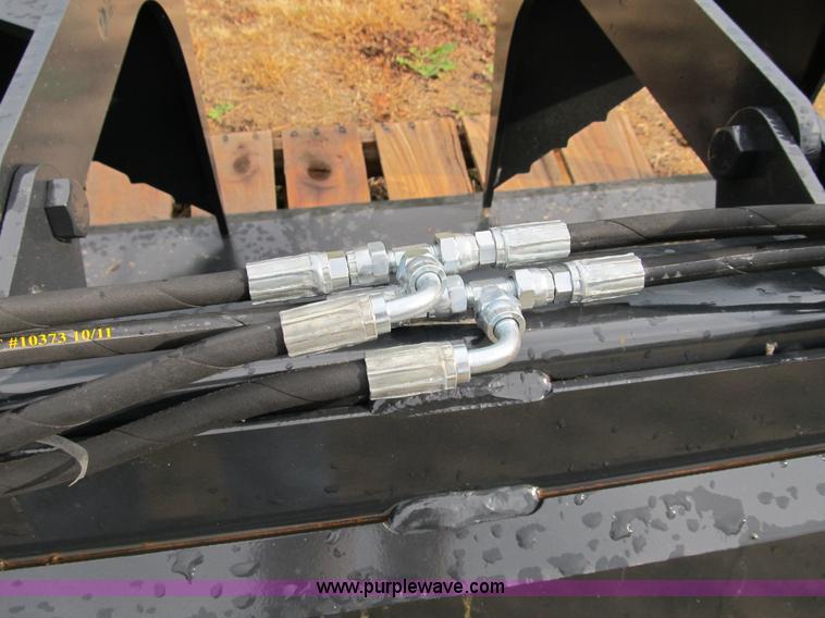 image for item K9306 Stout hydraulic skid steer grapple bucket