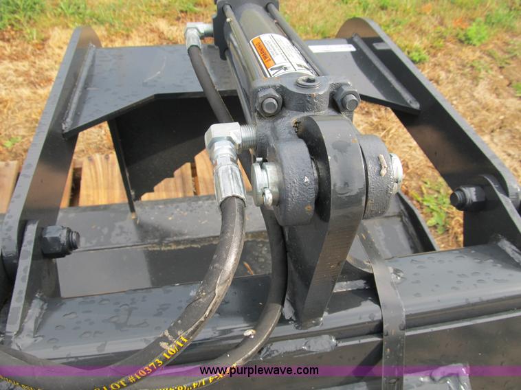 image for item K9306 Stout hydraulic skid steer grapple bucket