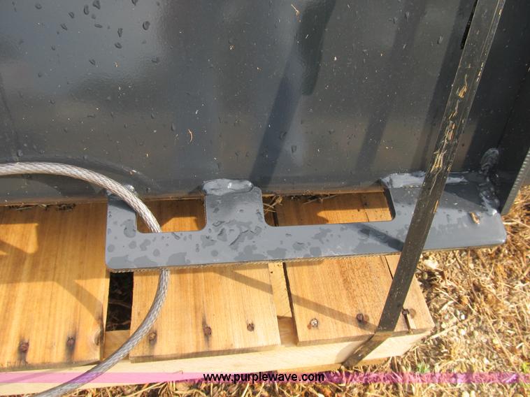 image for item K9306 Stout hydraulic skid steer grapple bucket